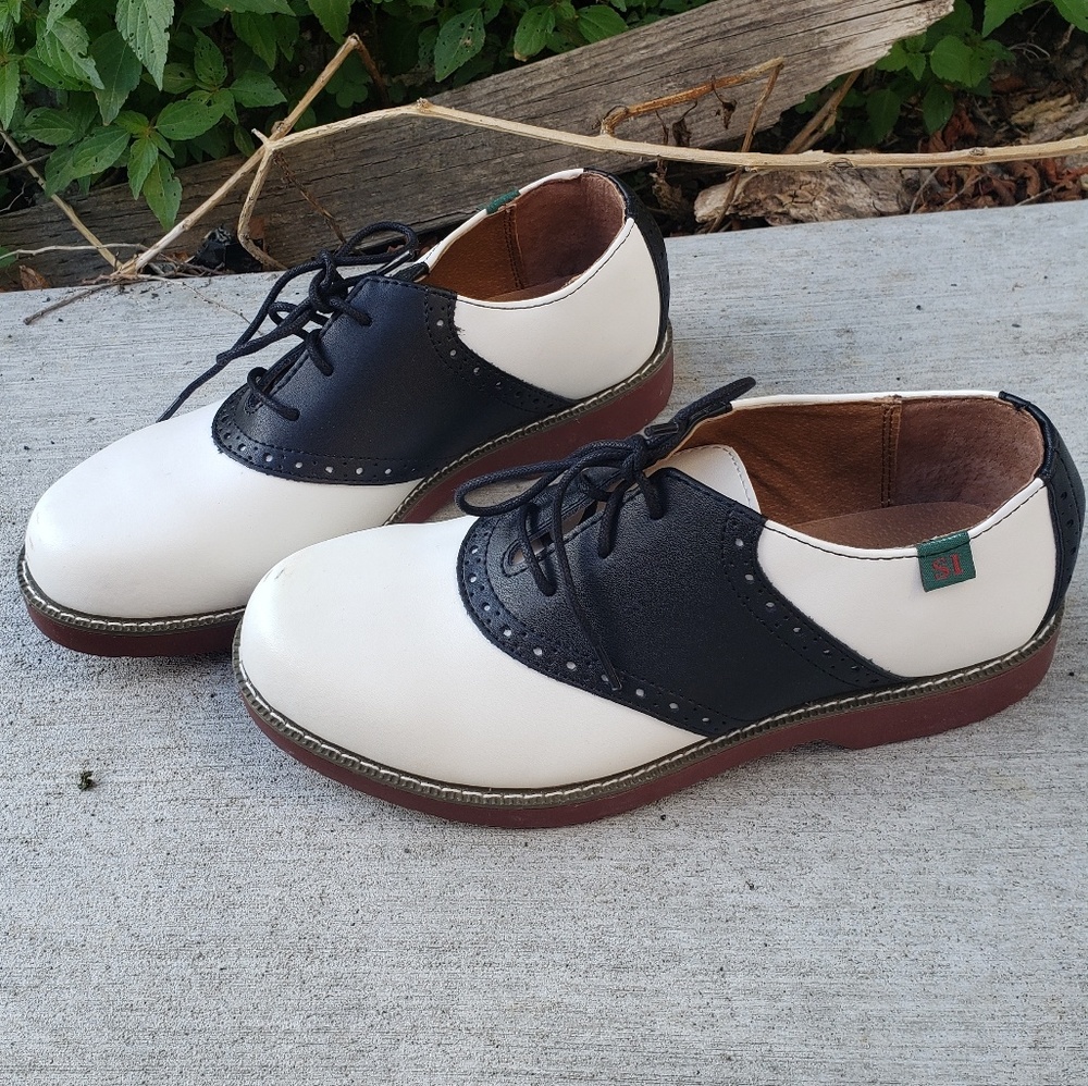 Varsity School Issue b&w saddle shoes size 7